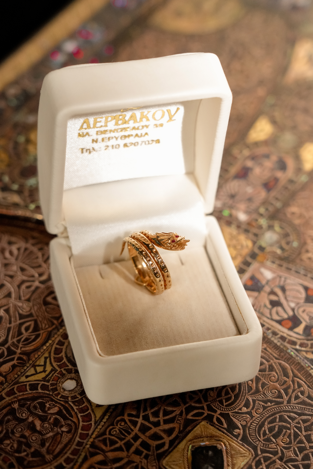 Vintage Sea Serpent Ring | Solid 18K Gold (6)