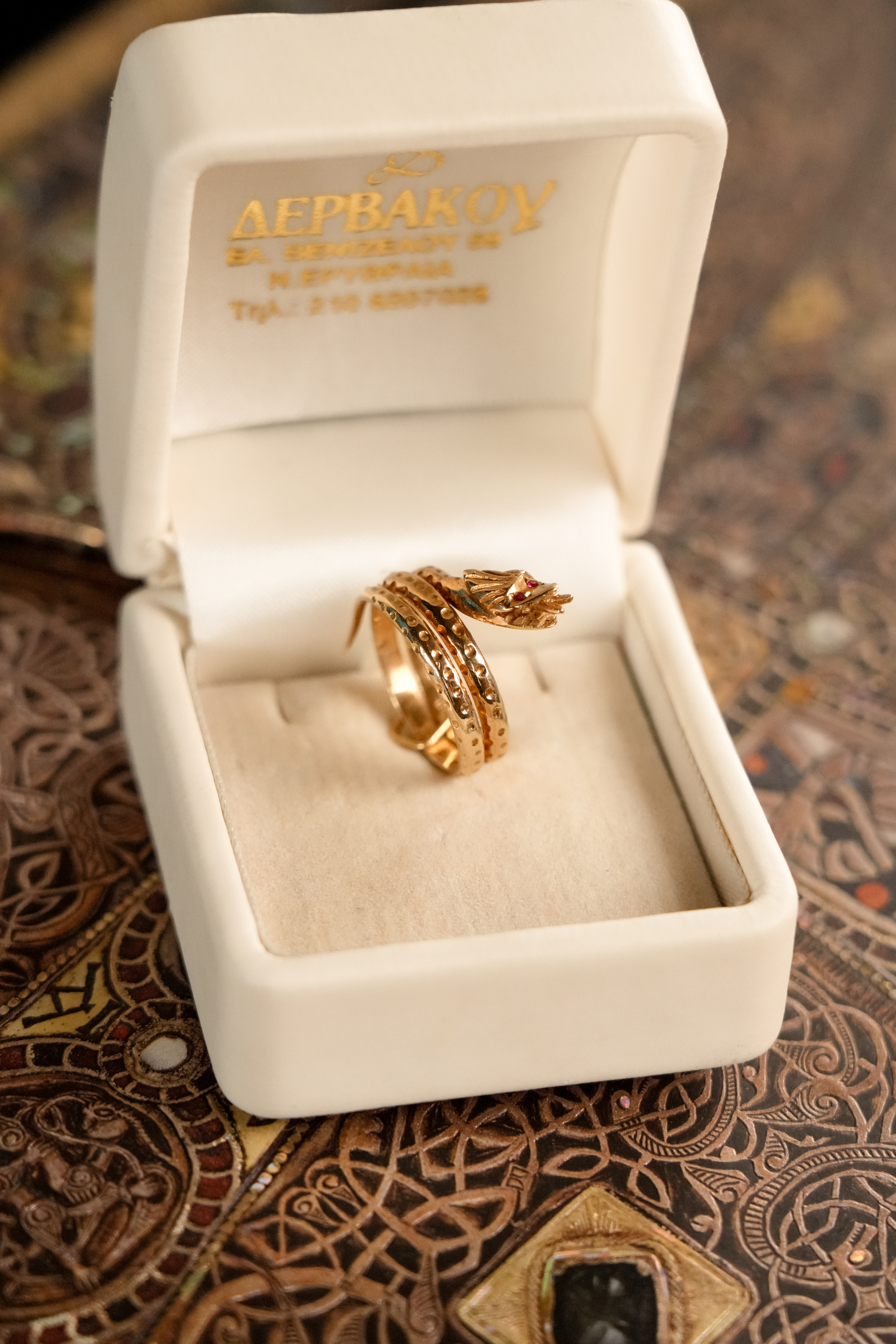 Vintage Sea Serpent Ring | Solid 18K Gold (6)