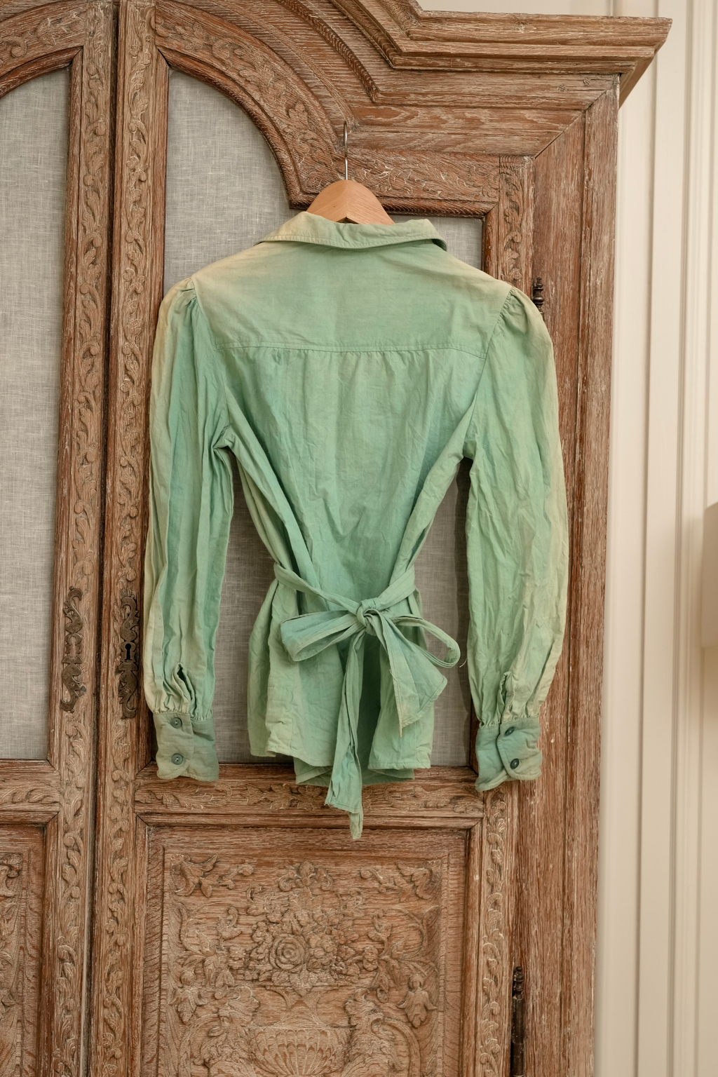 Vintage 1970s Green Embroidered Peasant Blouse | Tie-Waist Folk Top (XS-S)