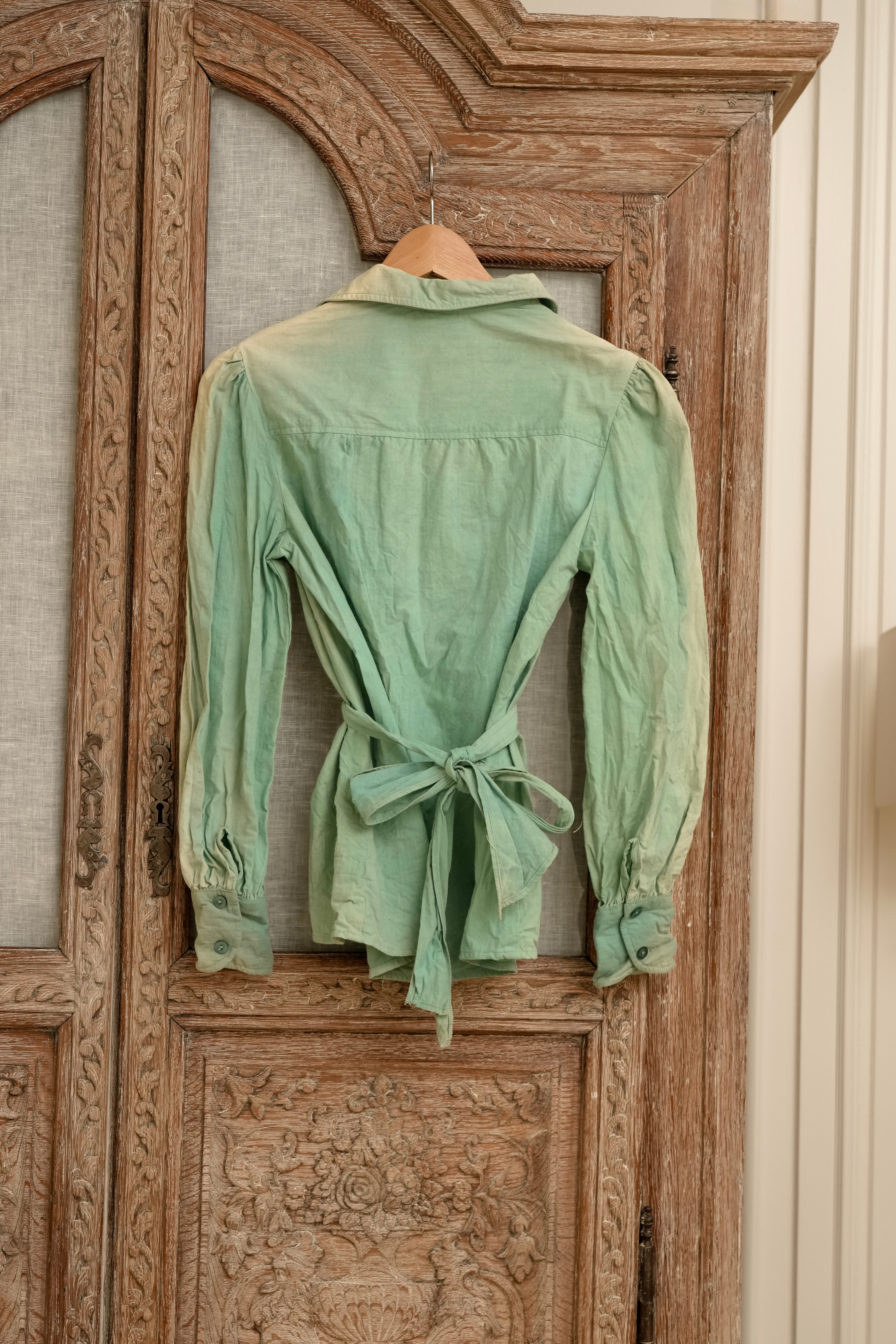 Vintage 1970s Green Embroidered Peasant Blouse | Tie-Waist Folk Top (XS-S)