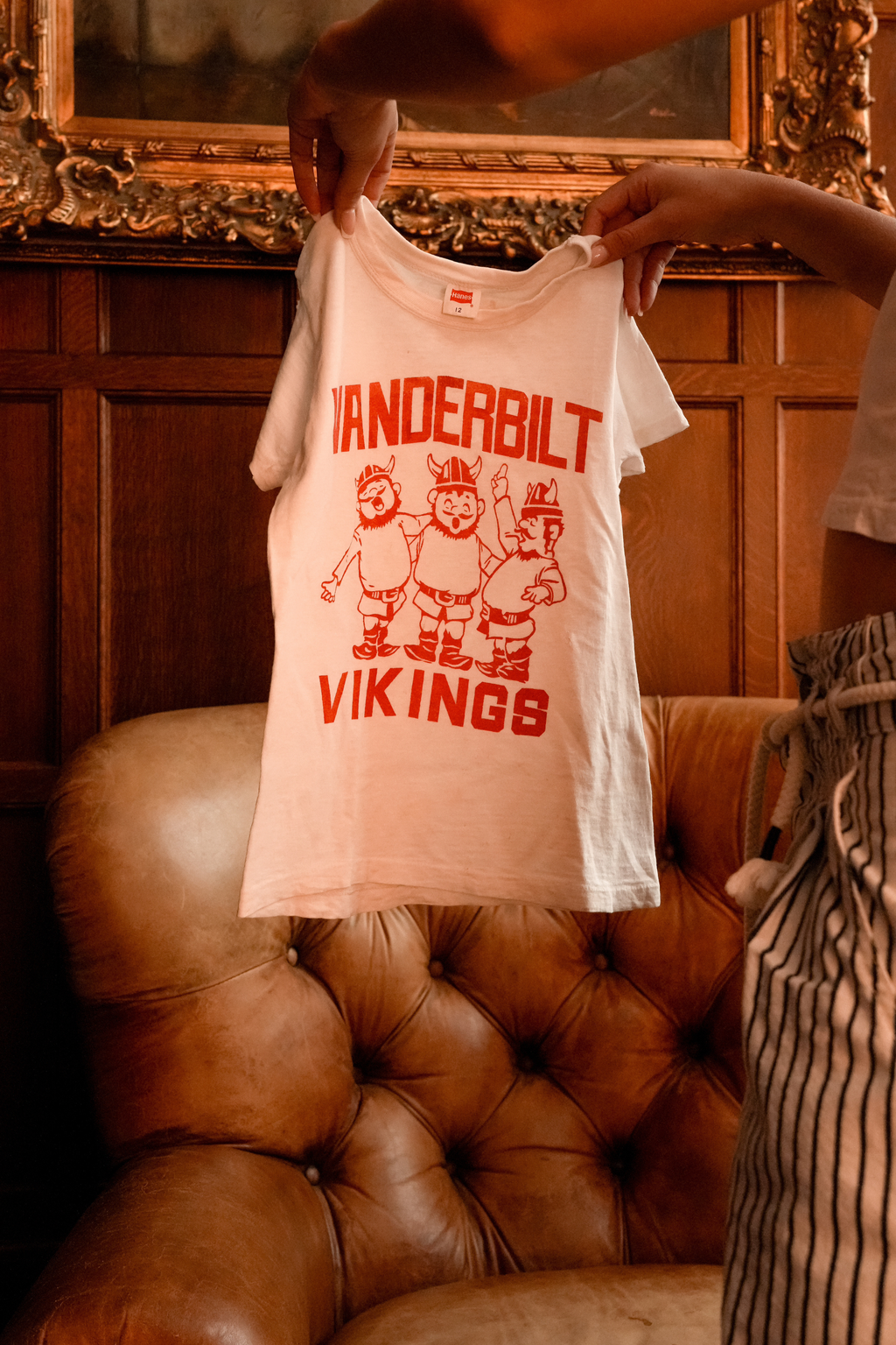 True Vintage 1970s Vanderbilt Vikings Mascot T-Shirt  (XS-S)