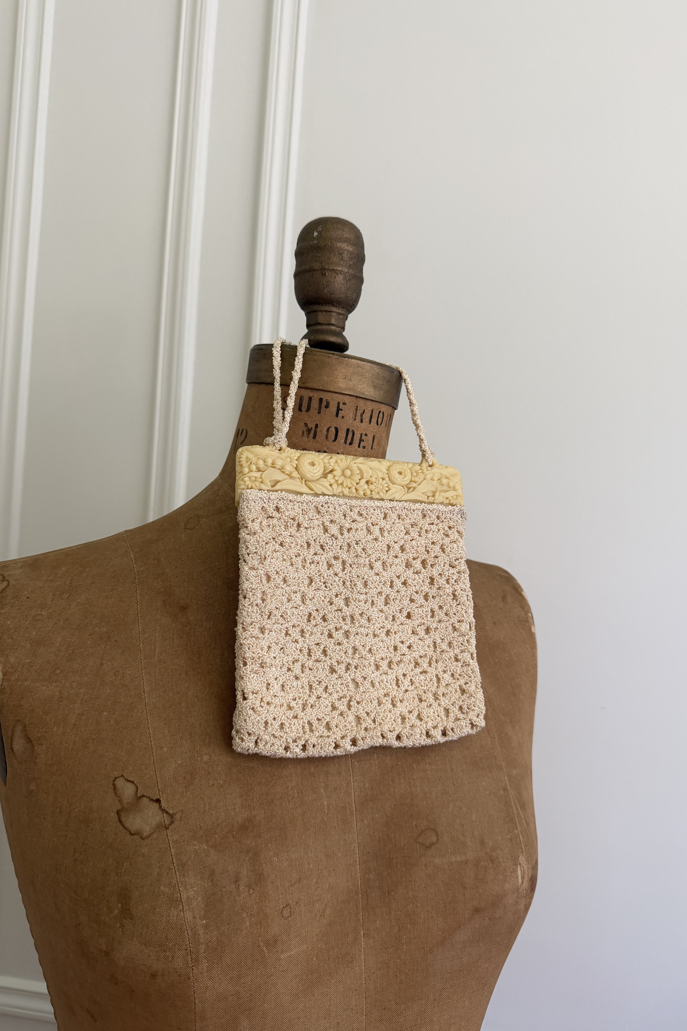 Antique 1920s Cream Crochet Evening Bag with Carved Celluloid Top Frame