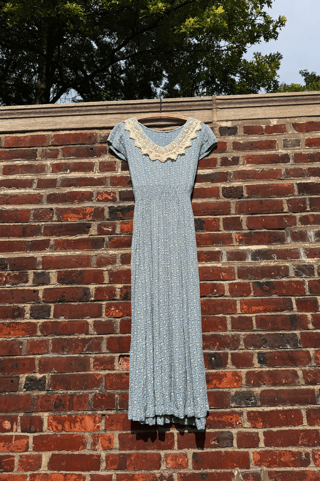 Vintage Blue Calico Floral Maxi Dress with Statement Lace Collar (M-L)
