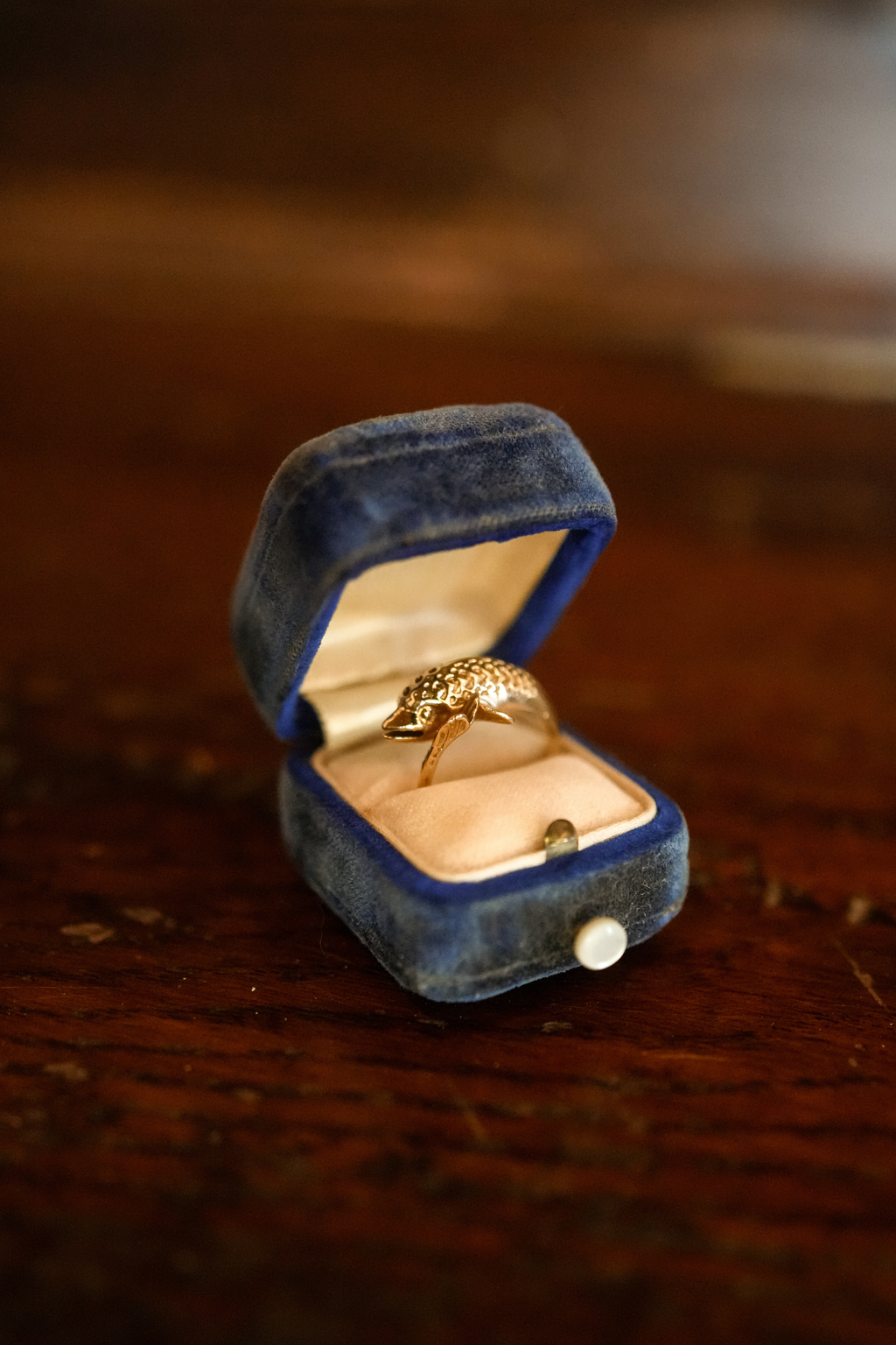 Vintage 18K Yellow Gold Textured Dolphin Bypass Ring | Sz (6)