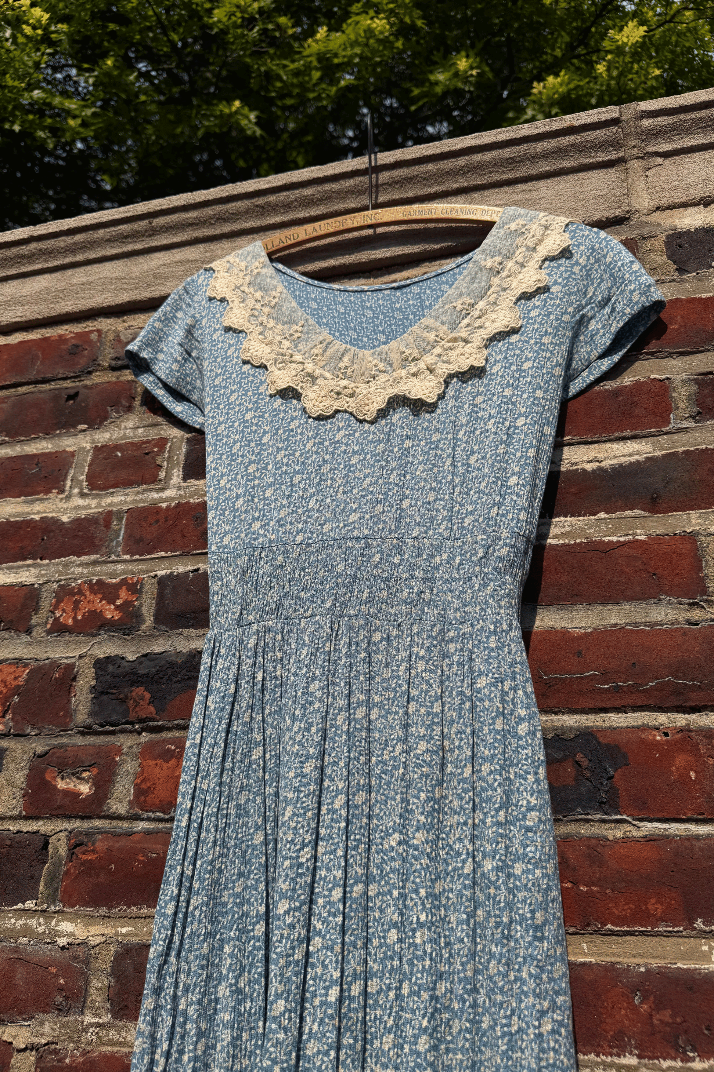 Vintage Blue Calico Floral Maxi Dress with Statement Lace Collar (M-L)