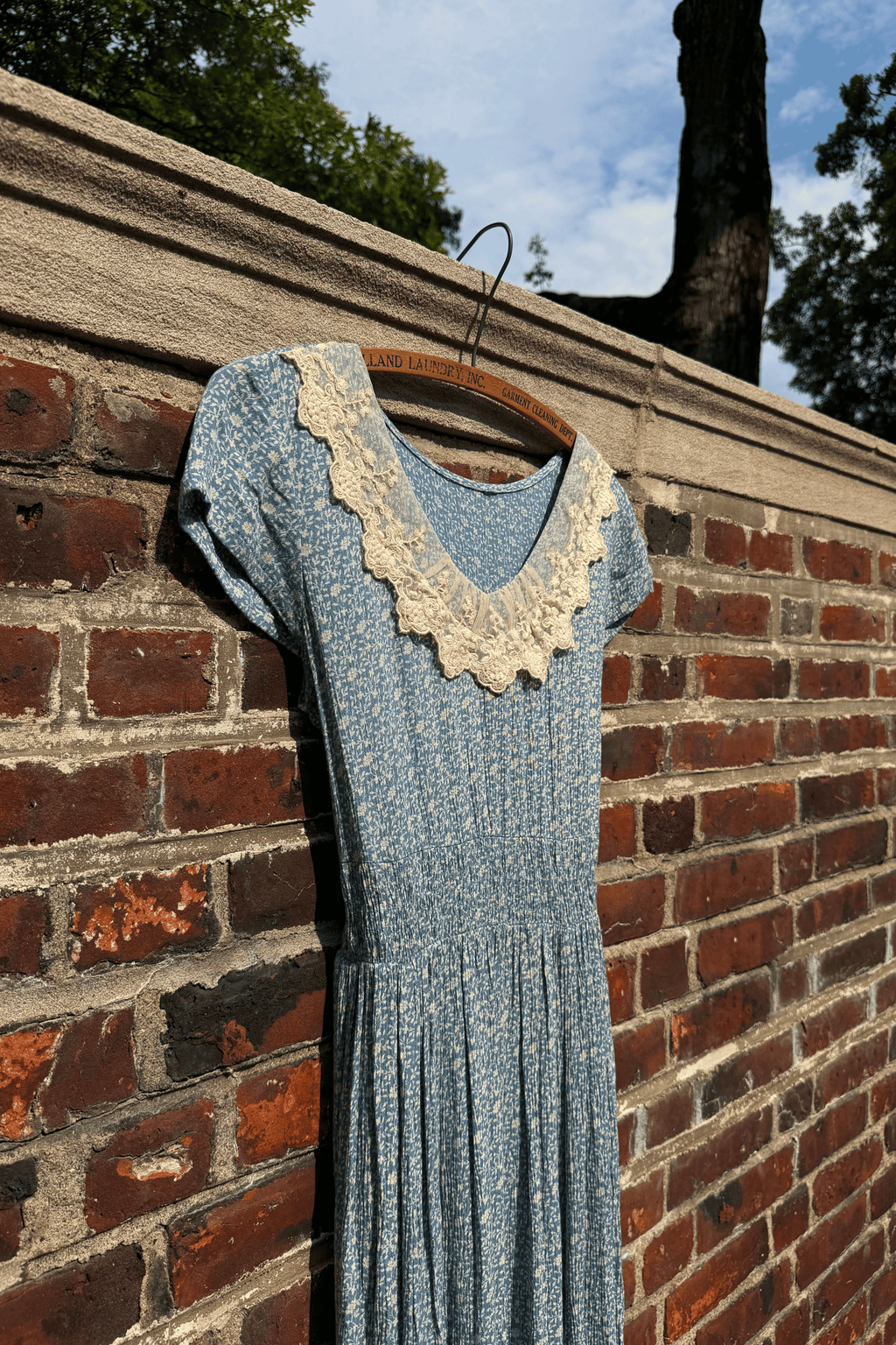 Vintage Blue Calico Floral Maxi Dress with Statement Lace Collar (M-L)