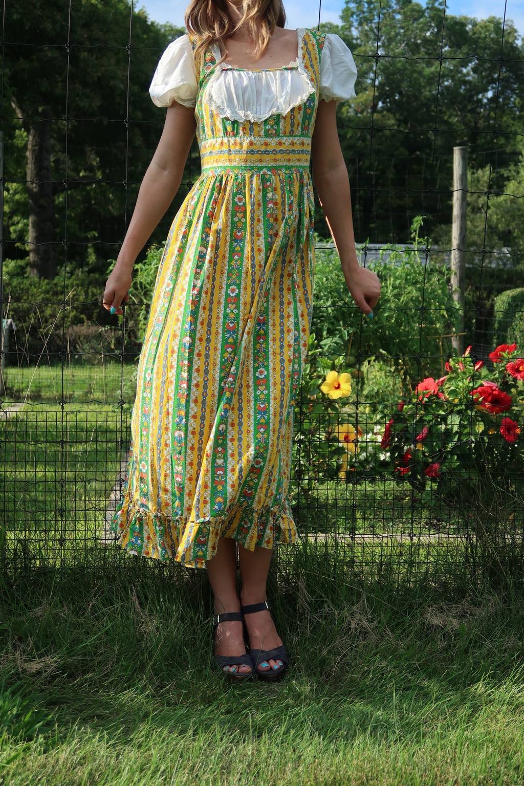 Late 1960s/Early 1970s Floral Stripe Prairie Dirndl Dress (M-L)